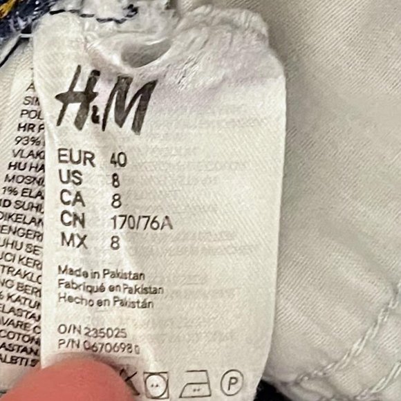 H&M Divided High Rise Raw Hem Jeans - Picture 5 of 8